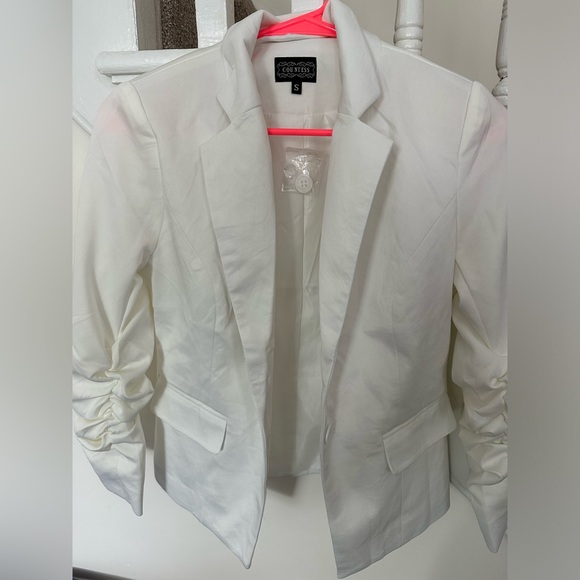 NWT white blazer with ruched sleeves size small from boutique - Picture 1 of 3